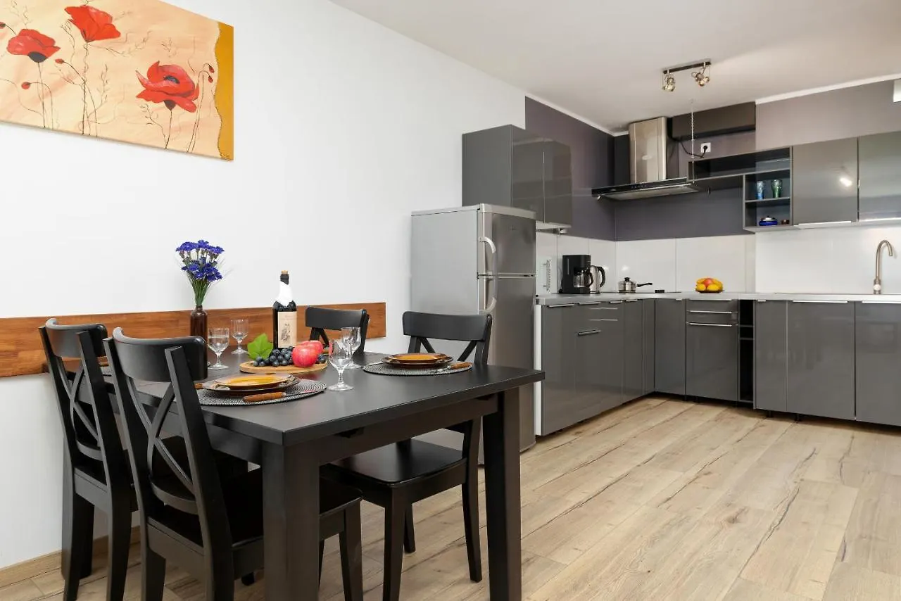 아파트 Apartamenty Wisniowy Sad By Noclegi Renters 코워브제크